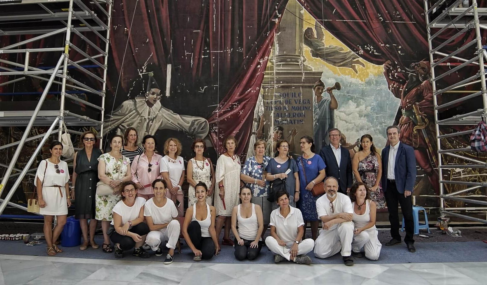 Lee más sobre el artículo Los Amigos del Thyssen visitan la restauración del telón de Ferrándiz