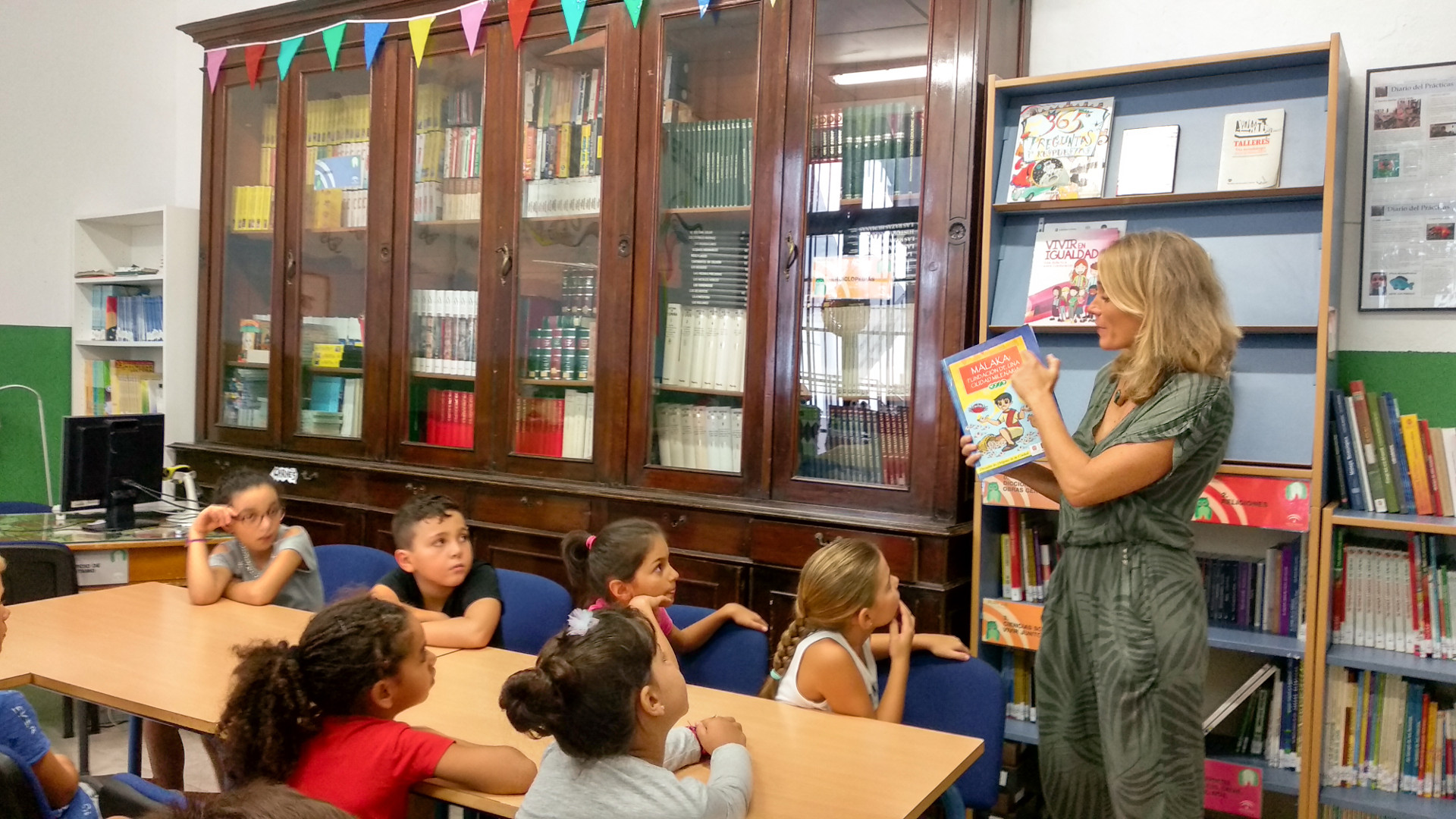 Lee más sobre el artículo El CEIP Prácticas Nº1, primero en recibir los libros donados por Fundación Málaga