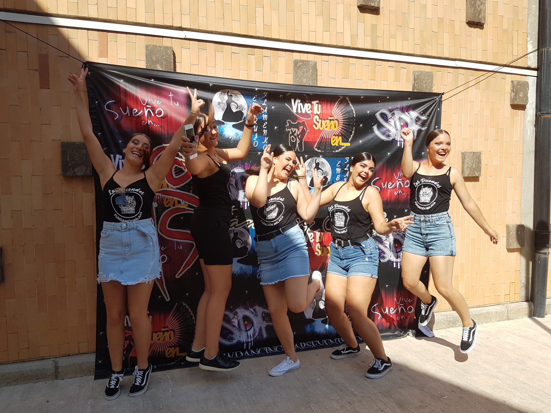 Lee más sobre el artículo El grupo malagueño de Las Duendes, campeonas en la final europea del concurso ‘Vive tu sueño’