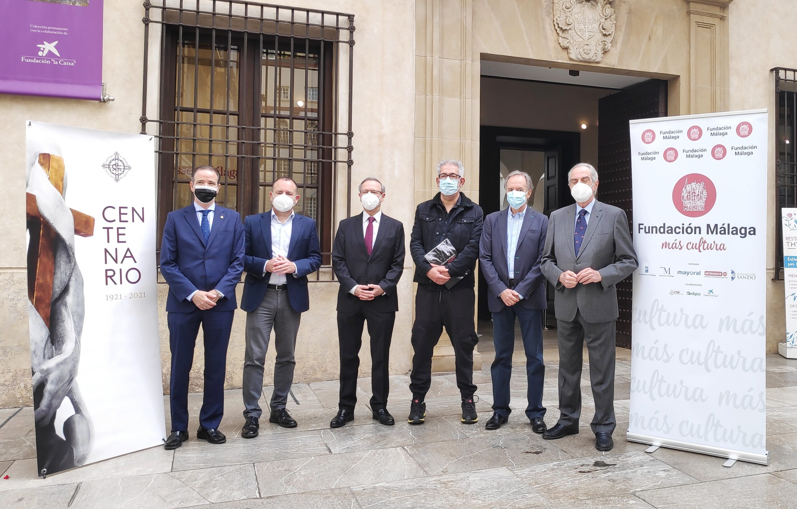 Lee más sobre el artículo Fundación Málaga y Diario SUR presentan el libro de fotografías ‘Arroja tu luz sobre mí’ de Txema Rodríguez