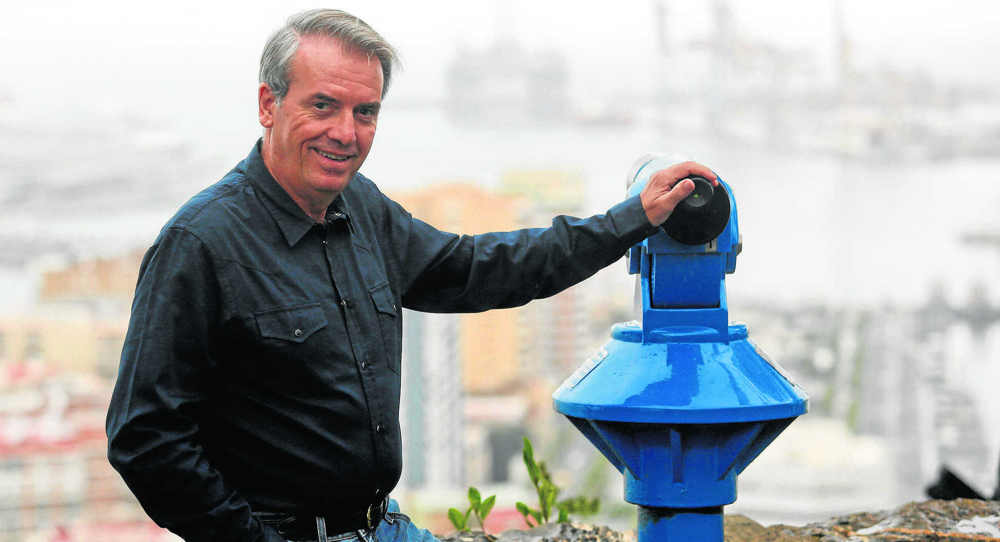 Lee más sobre el artículo Ángel Pérez Mora presenta su libro “Málaga, entre calles y sueños”