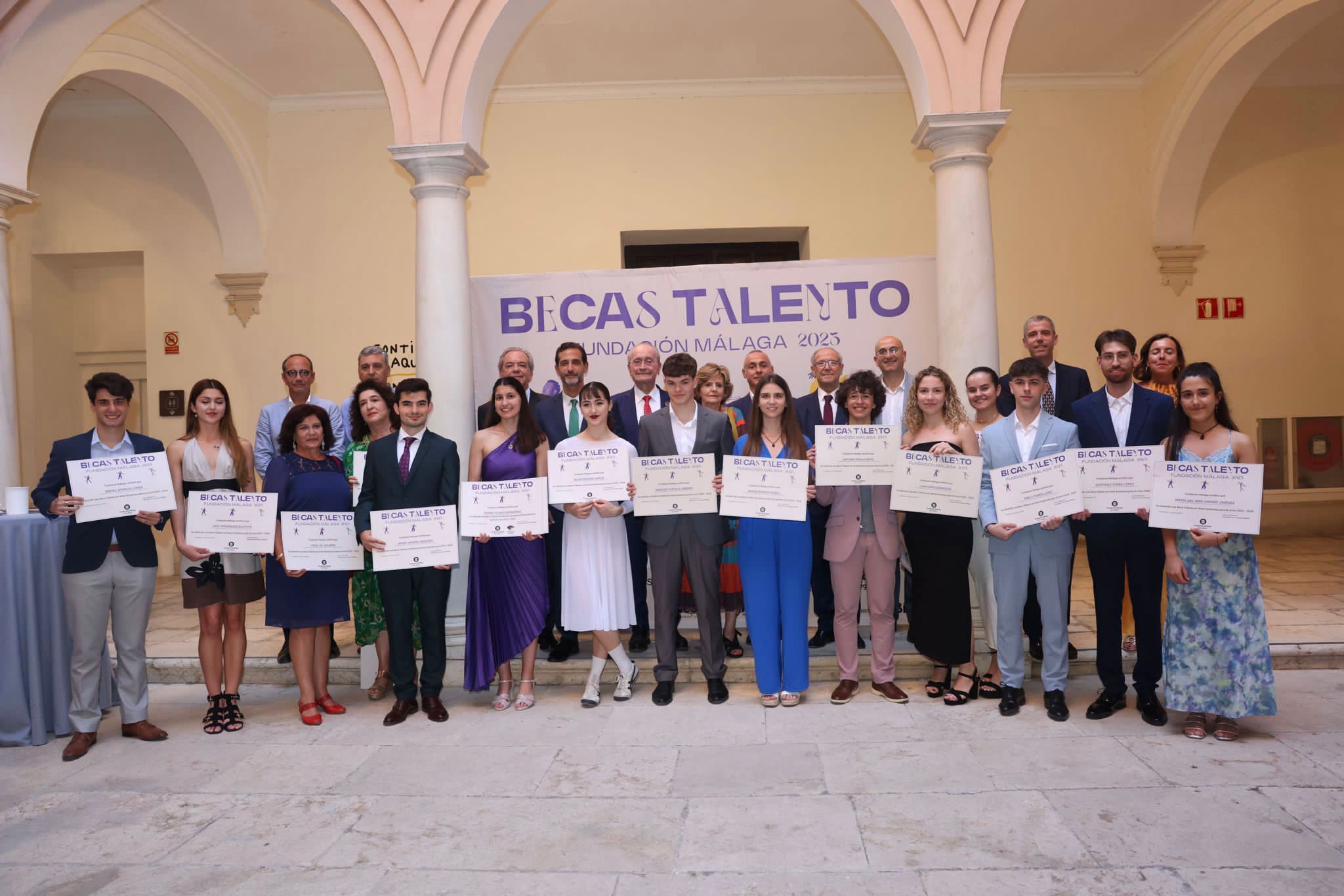 Lee más sobre el artículo Fundación Málaga becará a  jóvenes talentos malagueños para que se formen en los centros más relevantes del mundo en las Artes Escénicas en el curso 2023-2024